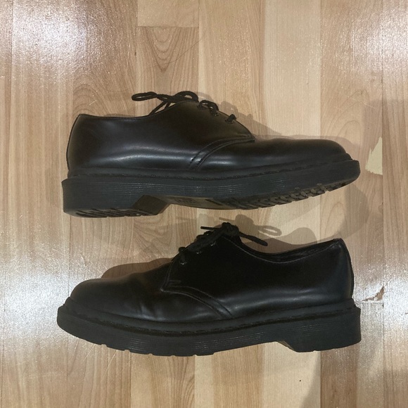 Dr.Martens Lace Up Shoe - Picture 1 of 2